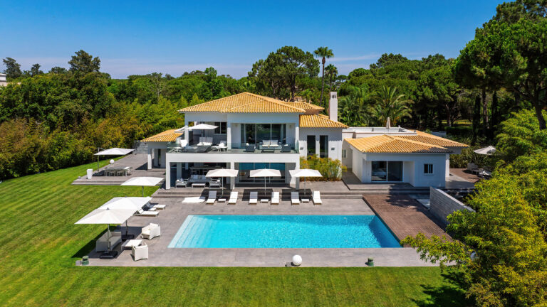 Quinta do Lago Properties Comprehensive Guide to Luxury Villas, Apartments, and Lifestyle in the Algarve Region